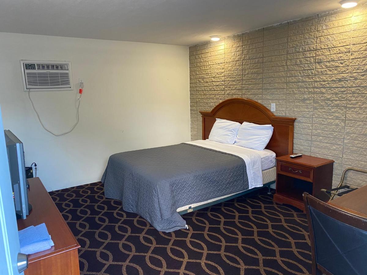 Sonrise Inn Breezewood Exterior photo